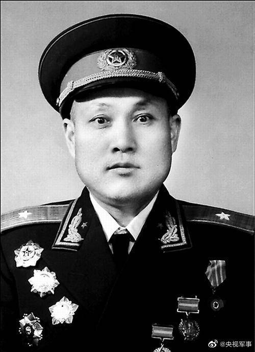 南京军区|送别！开国少将詹大南逝世