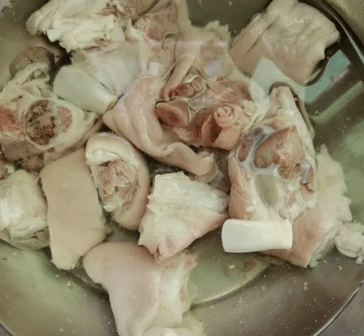 猪脚怎么做好吃不放糖 6d8cf67da16945358e2adcef86e35330.png