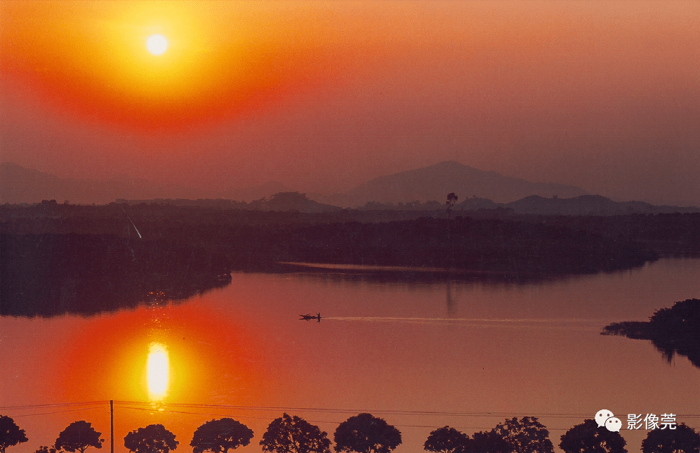 【泛亚电竞官网】
寻人!2001年到场过这个开镜仪式的影友荟萃啦(图6) 【泛亚电竞官网】
寻人!2001年到场过这个开镜仪式的影友荟萃啦(图6)