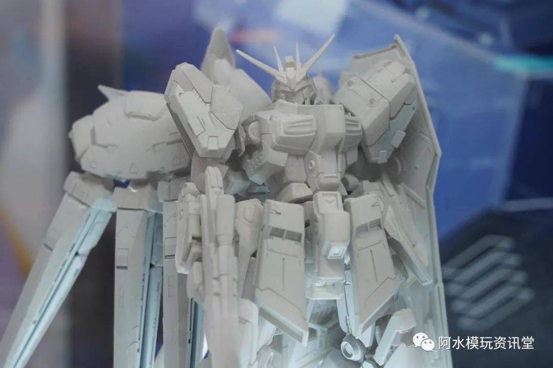 【海牛:站不动了】万代21年夏 rg 海牛高达 hg 夜莺 原型 新展示