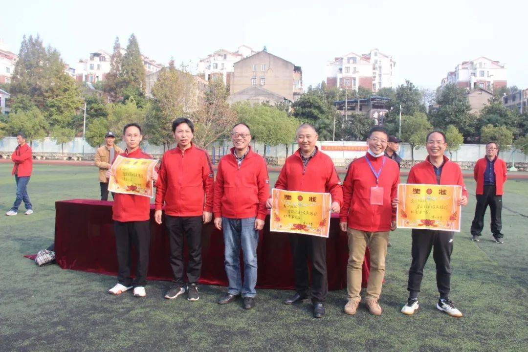 11月20日,京山五中举行教师广播操比赛活动.