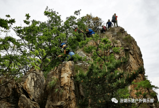 尖刀山位于绍兴市上虞区陈溪镇境内,全程约10公里,海拔约400米.