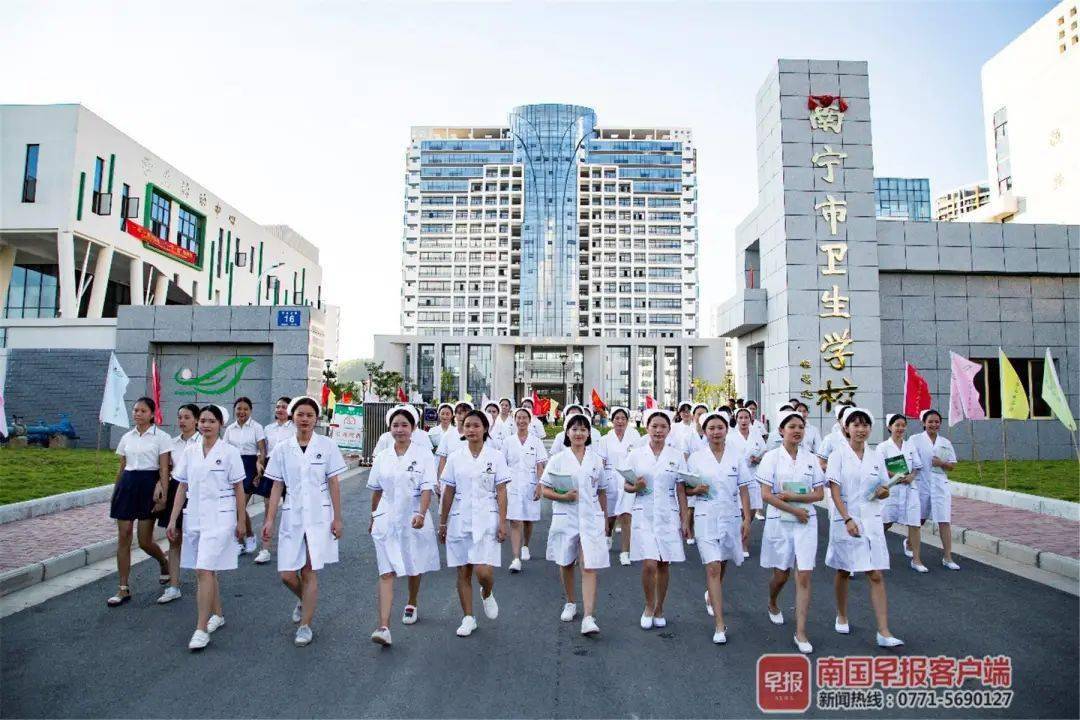 广西中职特色示范校,广西第一批中等职业教育四星级学校,国家首批"1 x