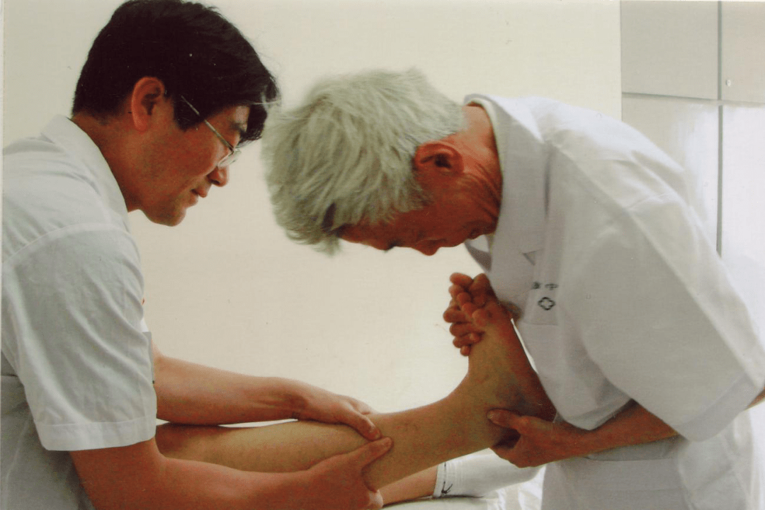 什么是正骨治疗法 97758ef79e2a4583925dd029d0067de7.png