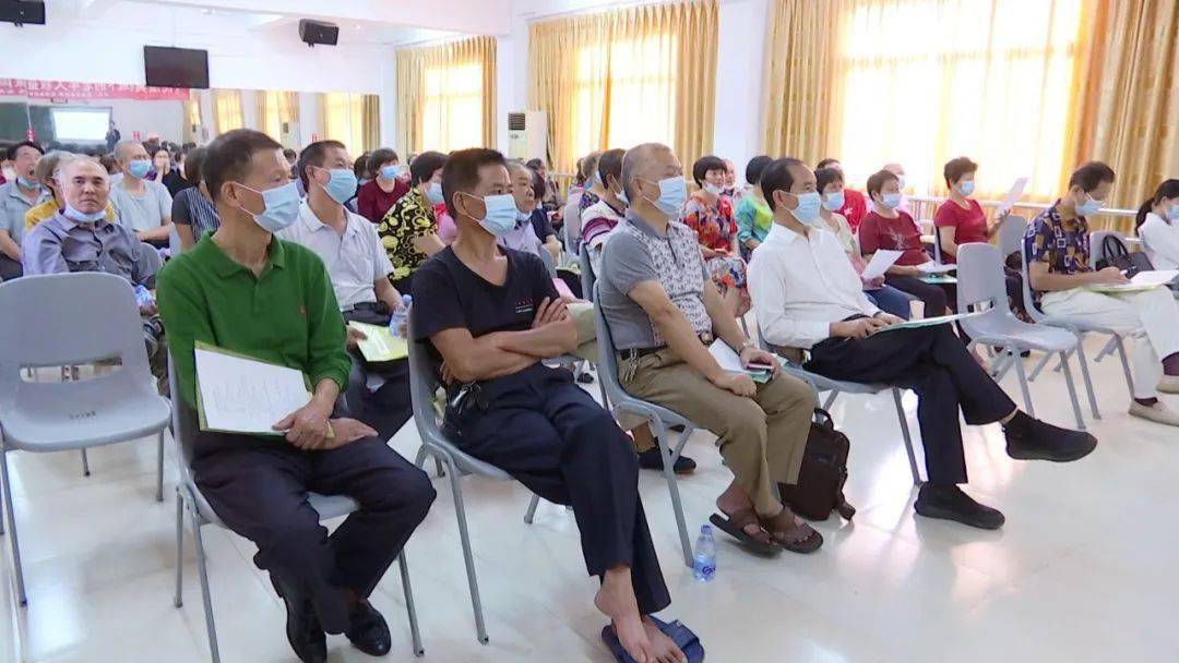 民法典人口老龄_民法典手抄报