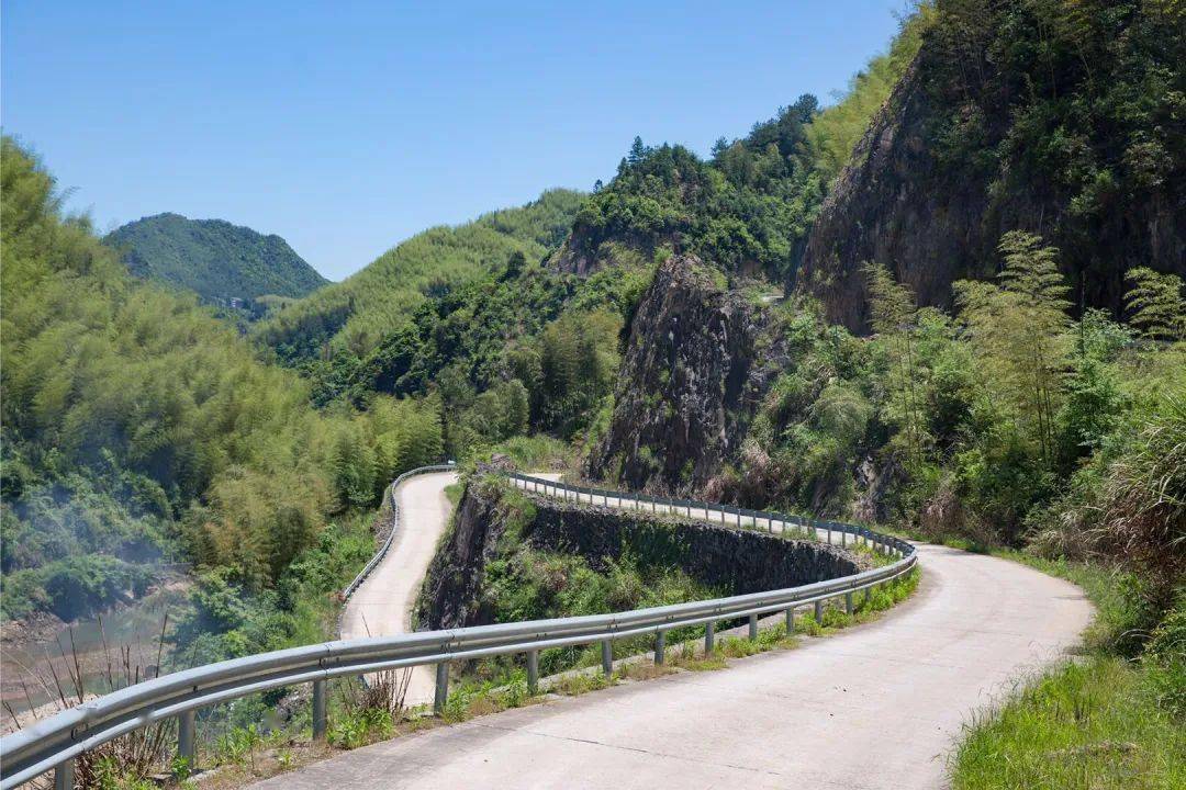 美丽公路通风景 苍南小西藏莒溪镇欢迎您