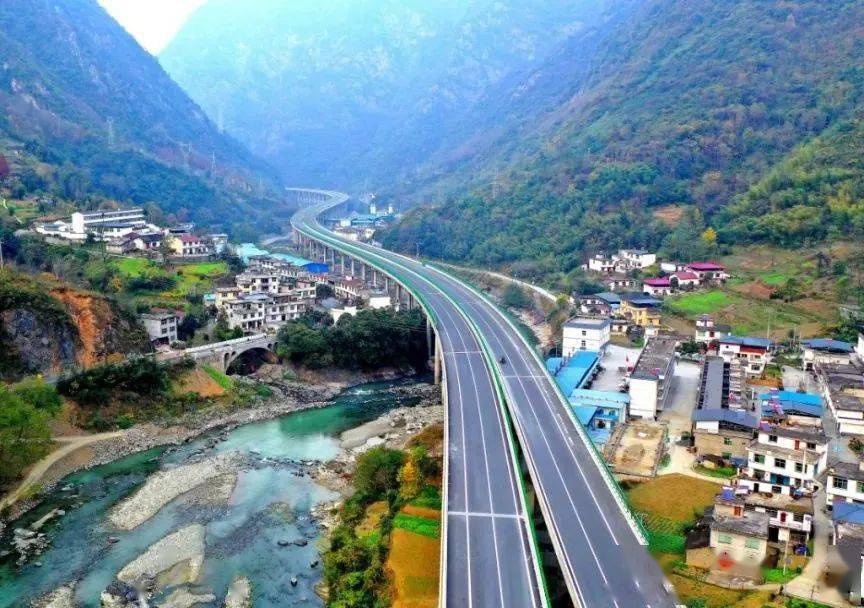 陕西省黄龙县人口有多少_陕西省黄龙县风景(3)