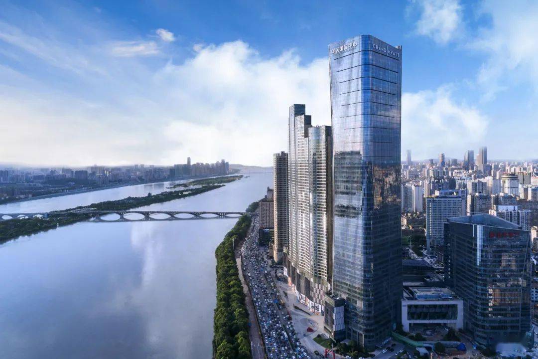 华远华中心实景图