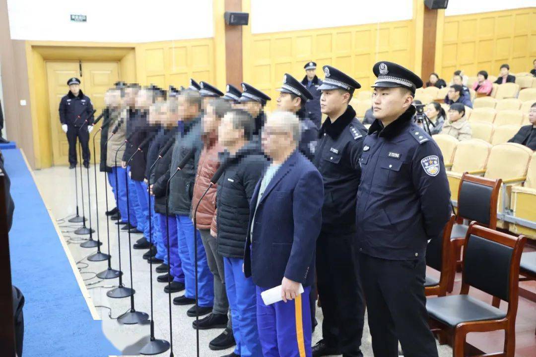 什么是黑社会性质的犯罪组织 c2606730c0914b458207997dd74ddcec.jpeg