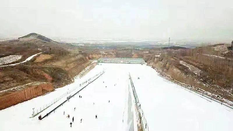 导航:齐陵蓝溪国际滑雪场