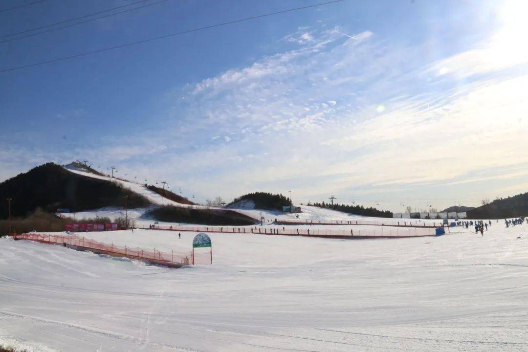 冰雪温泉欢乐季 | 北京莲花山滑雪场今日试营业,超值优惠一睹为快