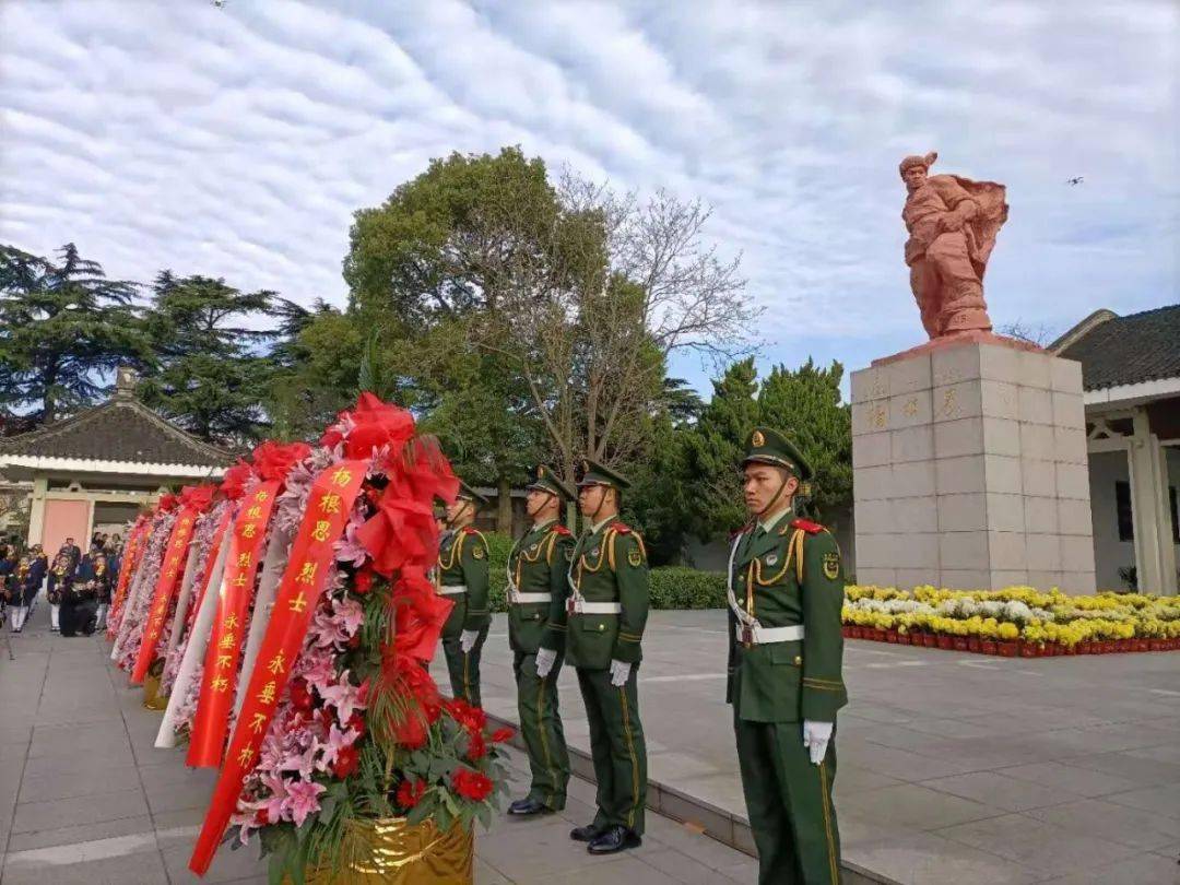 泰州市纪念杨根思烈士 牺牲70周年祭扫缅怀活动 在杨根思烈士陵园举行