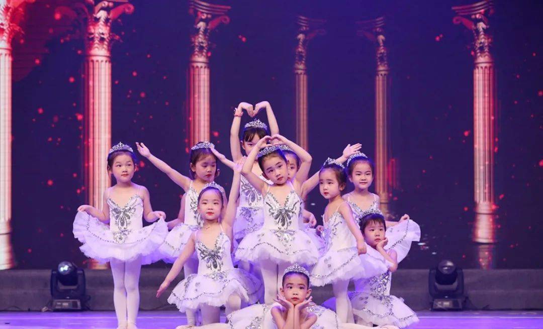 想成为下一个闪亮的小小舞蹈家呢?那就跟随我们一起实现心中的梦想吧!活动报名活动时间:12月27日(周