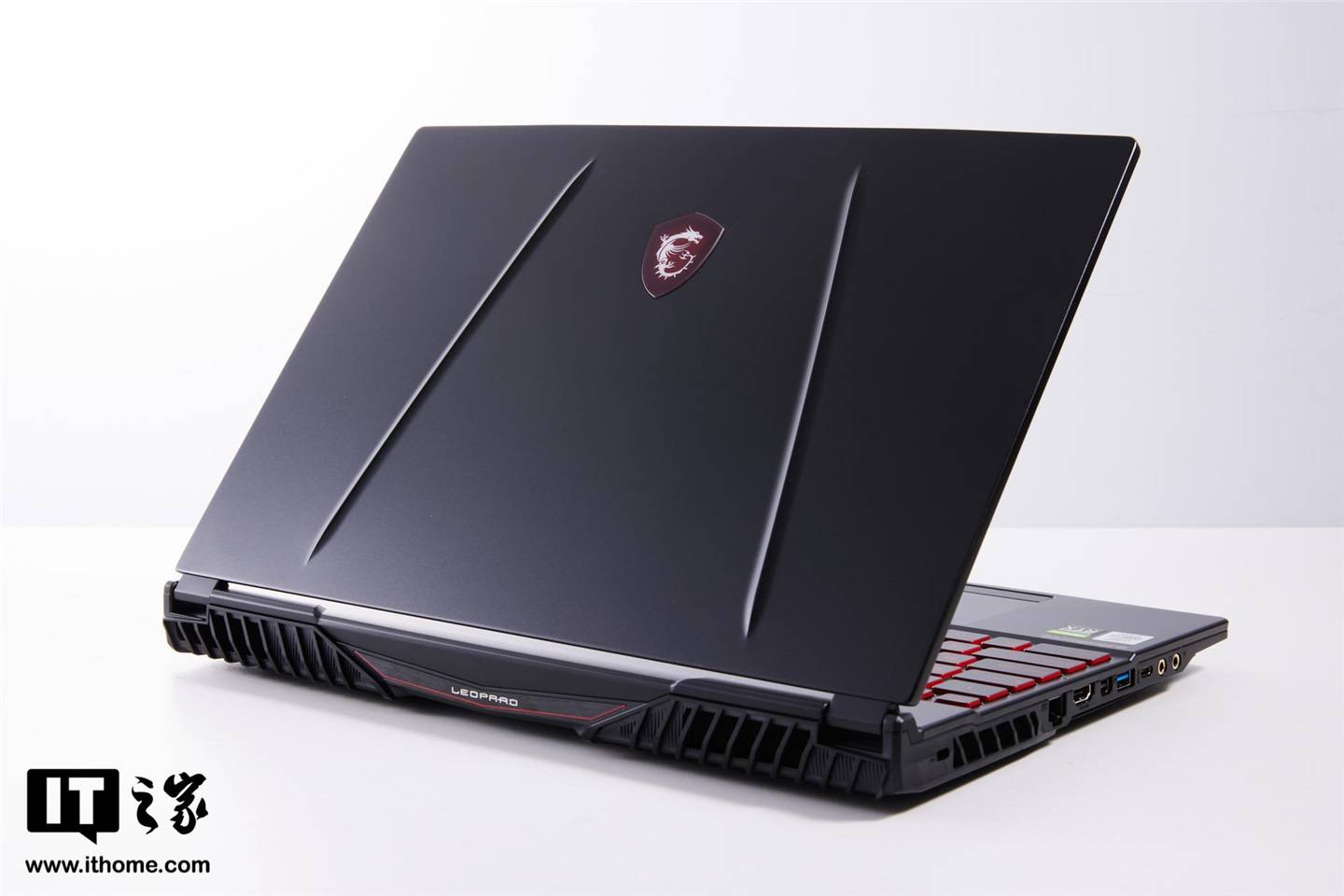 高性能|i7-10870H 和 RTX 2060 双拳出击，微星冲锋坦克 2 GL65 体验