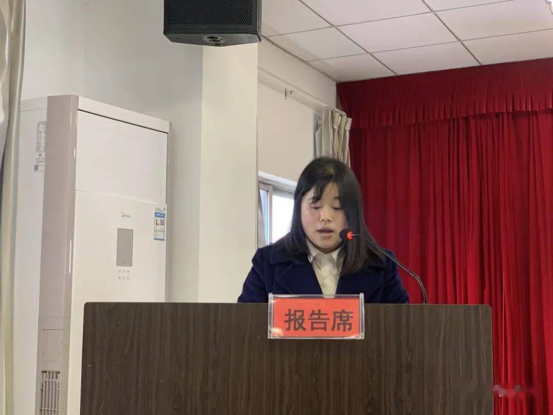 小市镇召开第十八届人民代表大会第七次会议