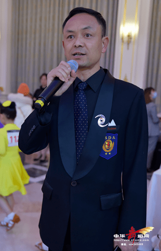 特邀评审长:杨越,副评审长:饶浩