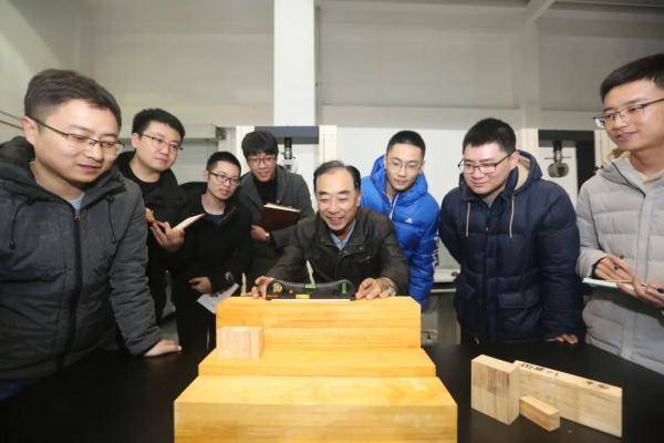 团队|“嫦娥”去月球“挖土”之前，他们已经造了11年的土