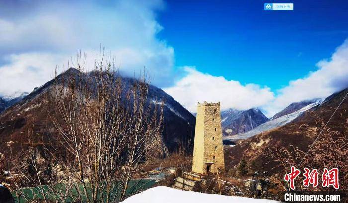 雪后四川茂县叠溪镇如同山水画