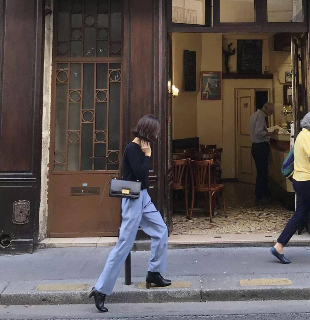 看着镜子里我怎么要你视频 手机版哪个好