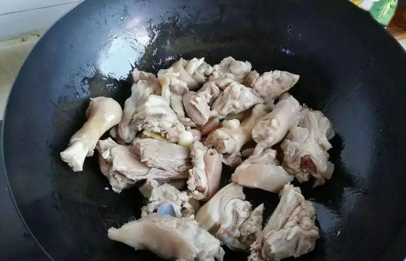 羊肉放什么调料才能炖烂 f18b929aa8794ad59735d18b6b78cdfa.jpeg