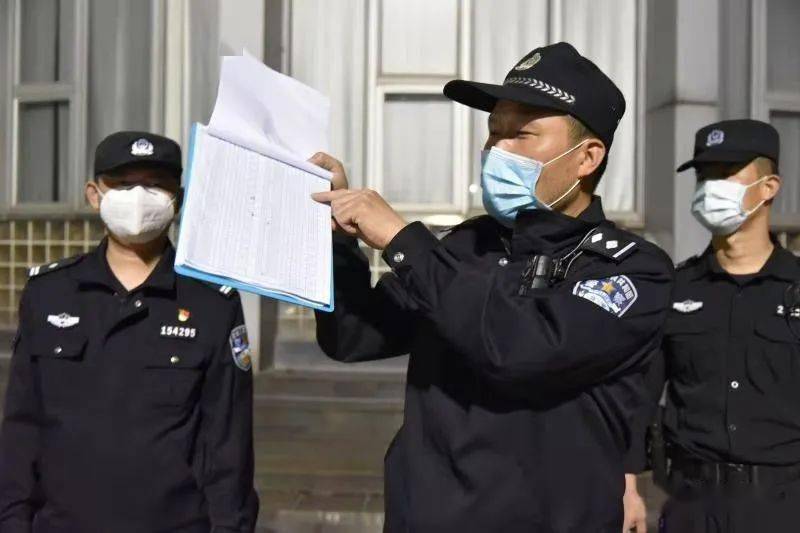 丁红军做好港车司机落地核查把好疫情防控第一道防线