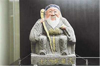 神不什么成语_一什么不什么的成语