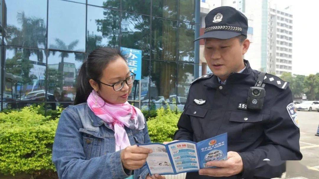 丁红军:做好港车司机落地核查,把好疫情防控第一道防线!