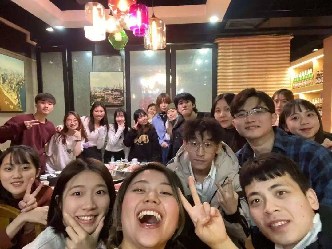 特别鸣谢:香港专业人士(北京)协会会长 冯国佑先生对专青会团建活动的