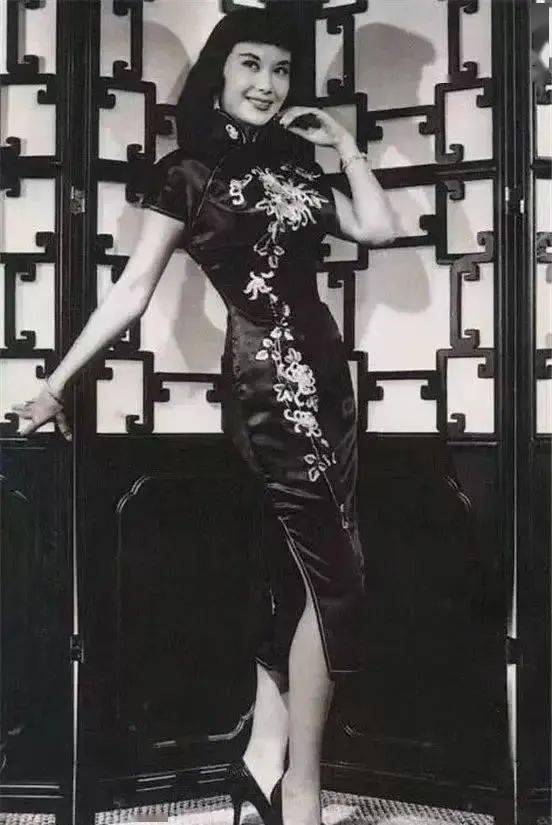 老照片:民国时期的旗袍美女