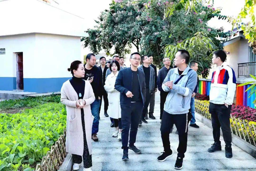 东区组团考察学习盐边康养产业发展经验