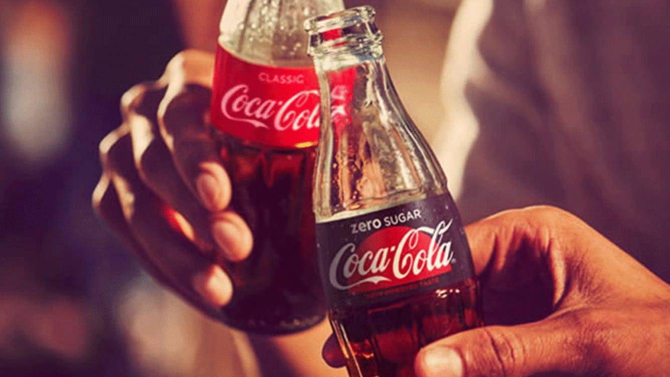 可乐瓶子和议字猜成语_可乐瓶子图片(2)