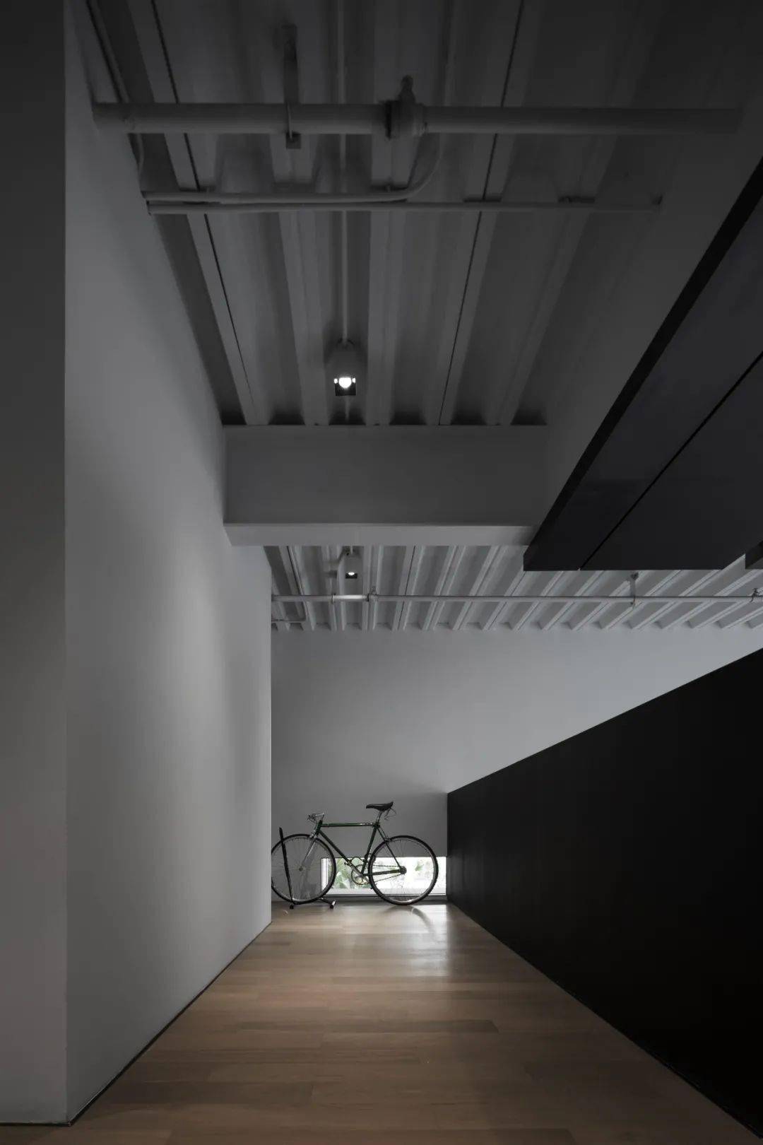 黑白工业感,舒适与美的平衡 | IF DESIGN_空间