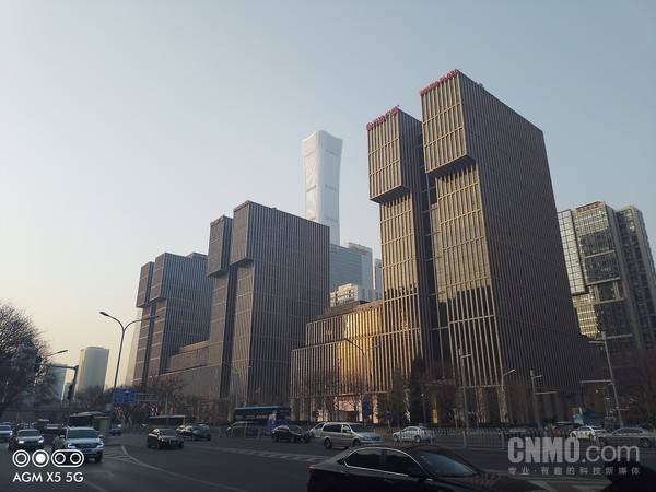 “坚若磐石”AGM X5评测：第一款5G户外手机表现如