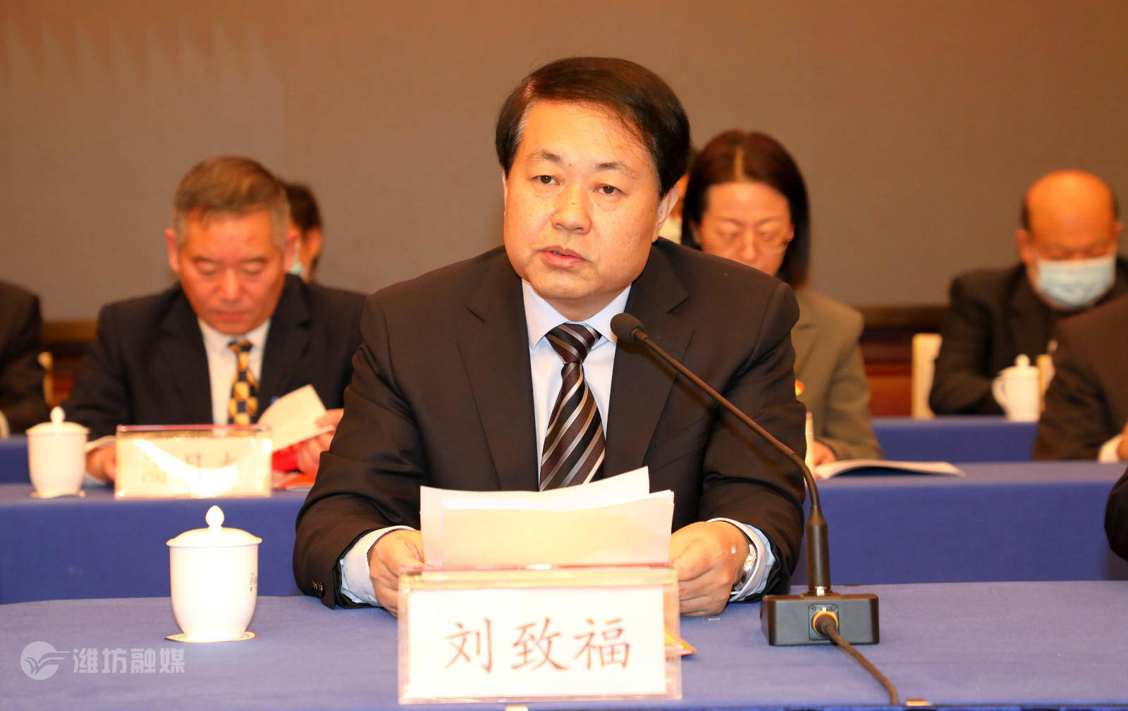 省社科联党组书记,副主席刘致福,市委书记,市人大常委会主任惠新安
