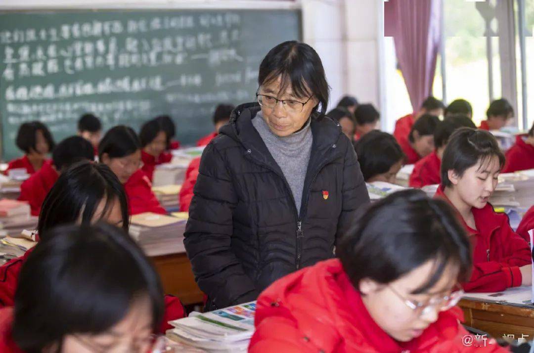 转发致敬中宣部授予张桂梅时代楷模称号