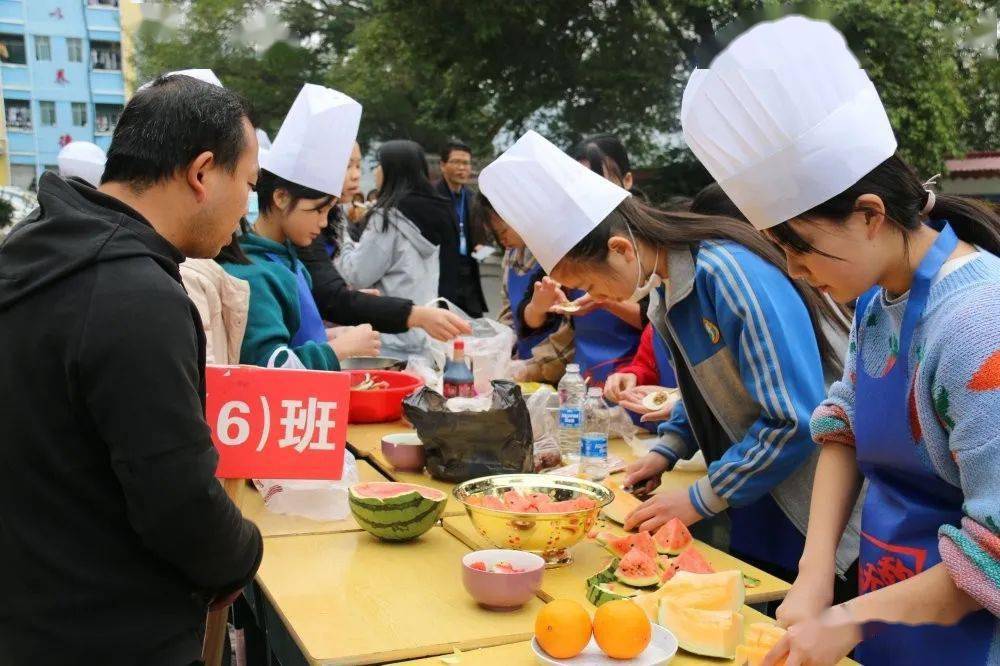 【聚焦】贵州从江:举办大型校园美食节 展示学生青春风采