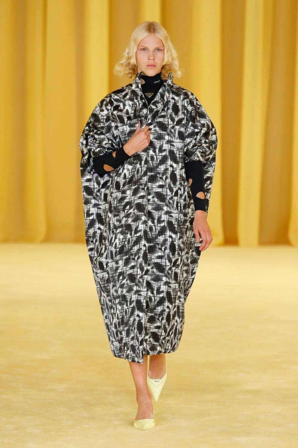 prada (普拉达)2021春夏女装时装秀!