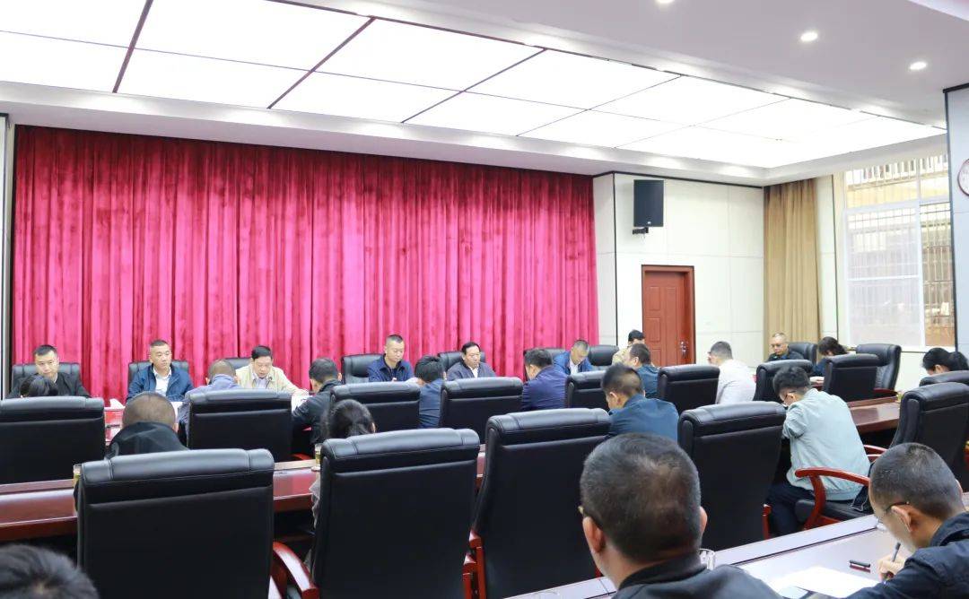 西双版纳州委政法委迅速传达学习州委八届十次全会精神