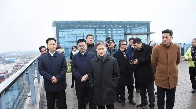 陈都经济总量_我国经济总量照片