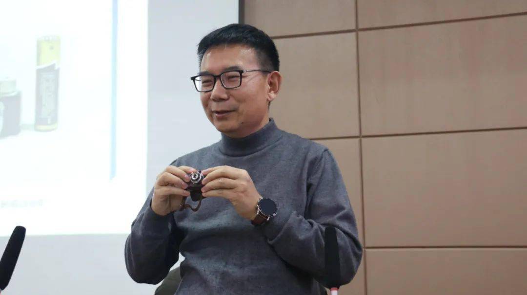 学院举行摄影艺术讲座【星空官网】(图5)
学院举行摄影艺术讲座【星空官网】(图5)