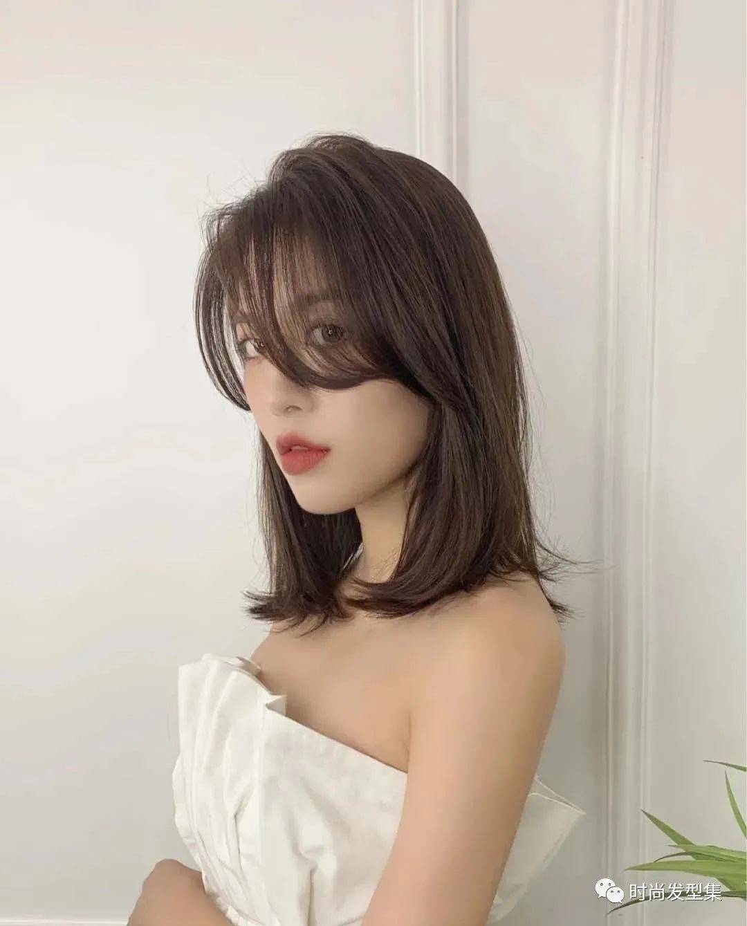 "高颜值中长锁骨发"_发型