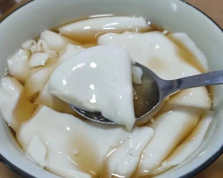 几步搞定嫩滑鲜香的豆花,甜咸口味皆可