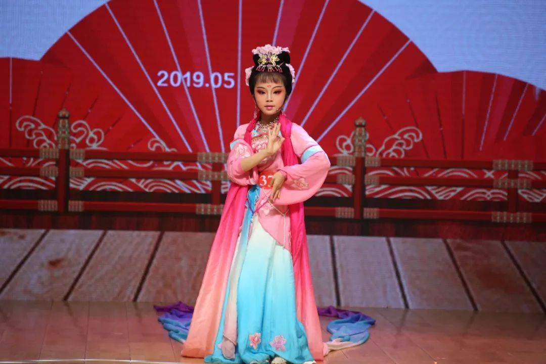 【新莲花剧场】大舞台:戏曲小梅花—杨晶雅_越剧