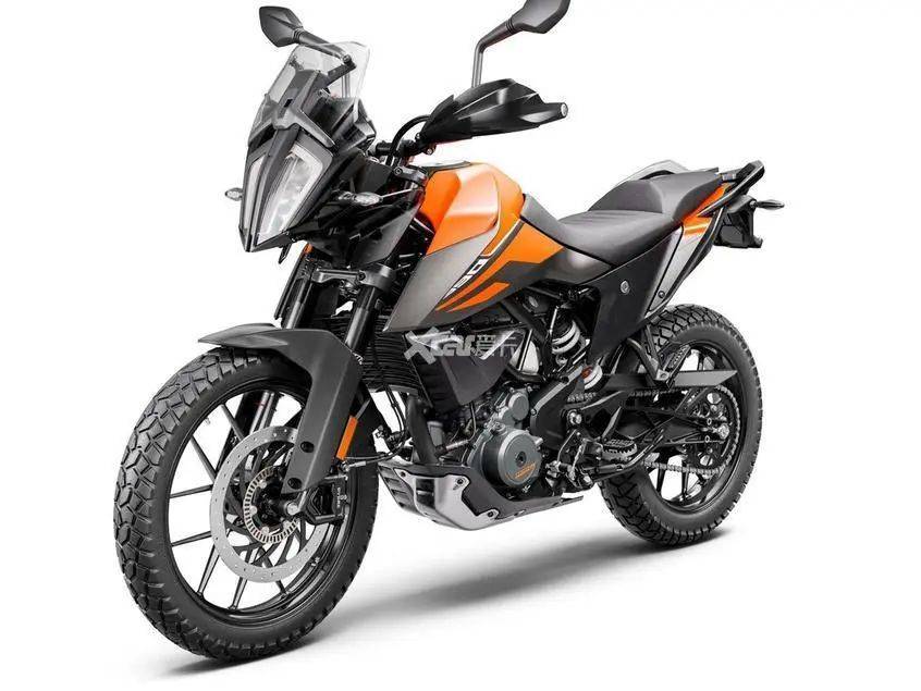 adventure,具有极高相似度的头部设计也是ktm adventure家族的全新