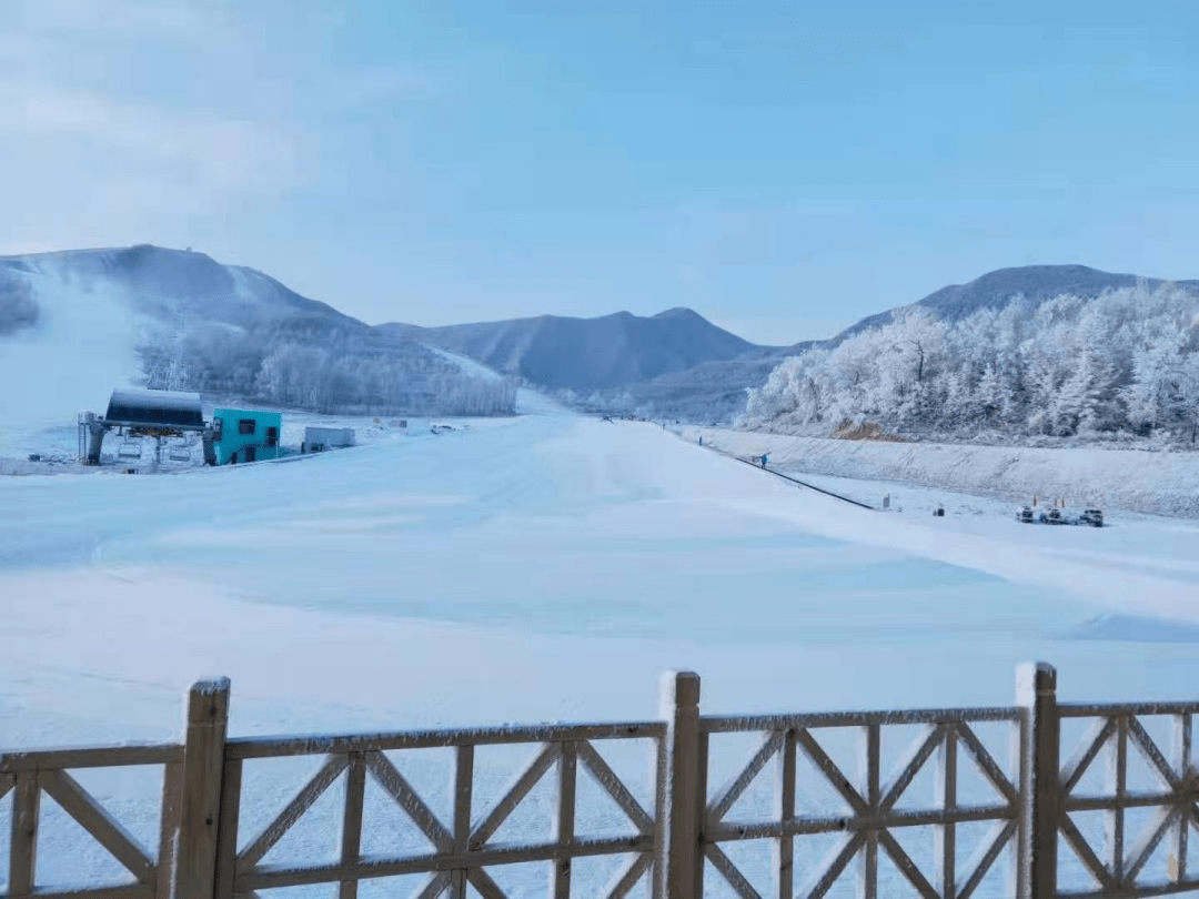 滑雪哥简谱_滑雪图片卡通