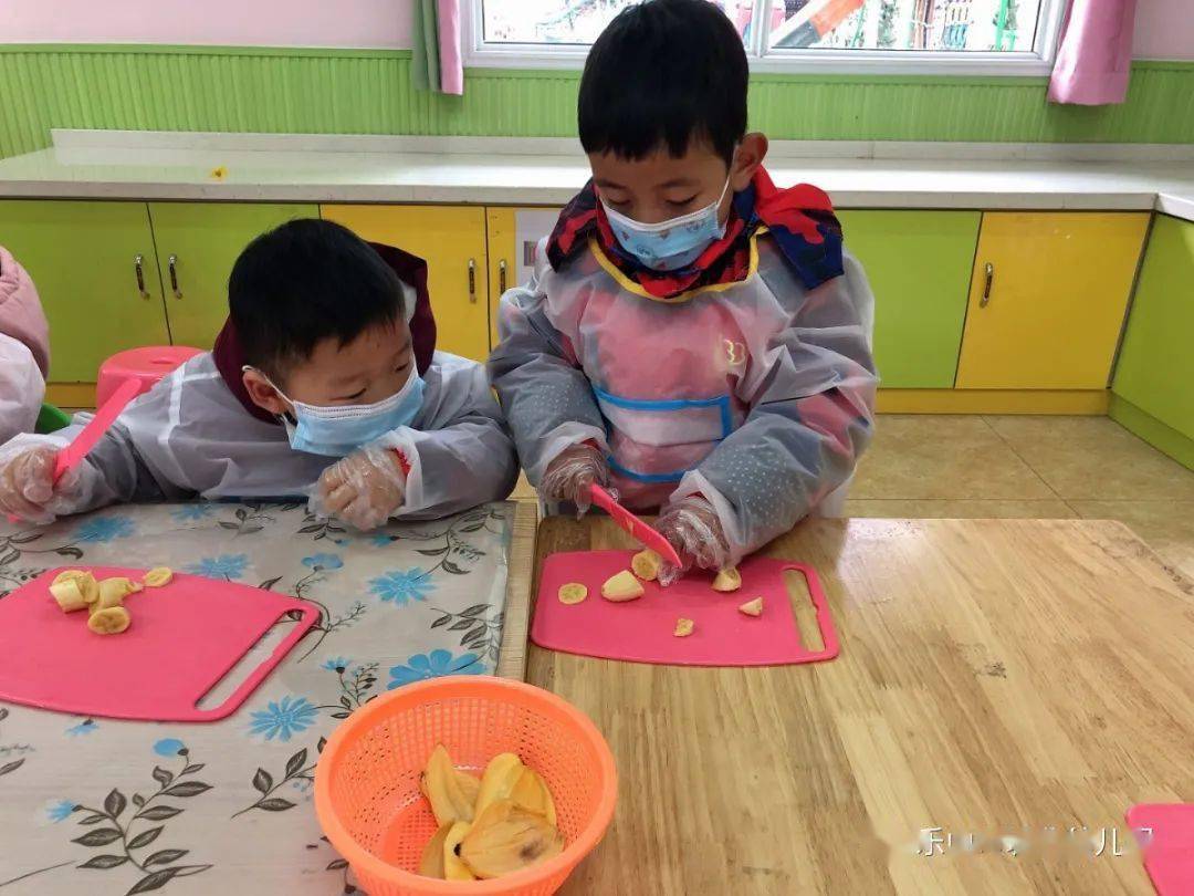 怎么画小孩拿糖葫芦 722ebcb7530446e99b3a8ee5b6755b1e.jpeg