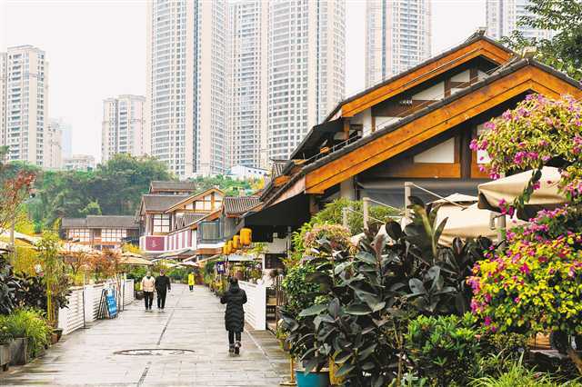 江北区三洞桥风情街看传统民居吃麻辣火锅赏一线江景