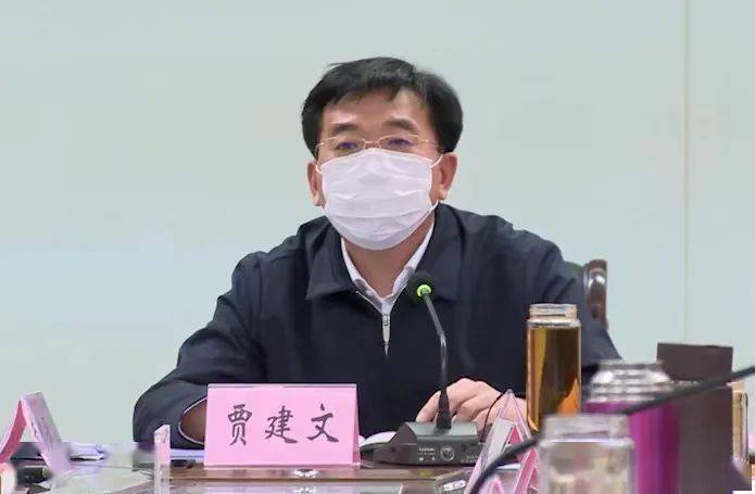 贾建文局长表示,各处室工作各有特色,要坚持以人为本,进一步抓好工作