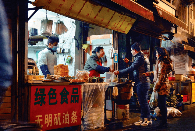 小伙子,你的花坛额度降到3000元以下了吗