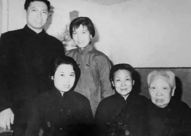 张作霖被炸死时,最小的夫人才23岁,六位夫人结局怎样?